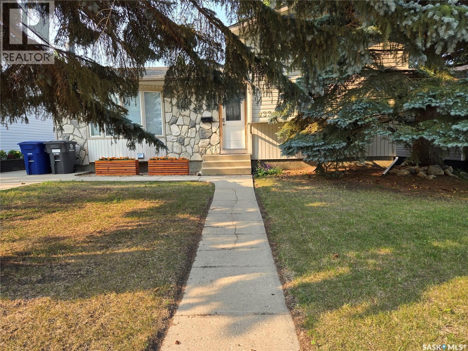 433 Guelph Crescent, Saskatoon, SK - Outdoor