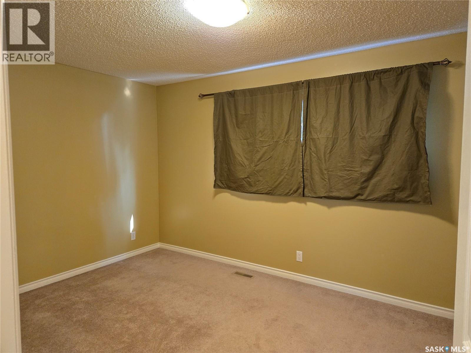 433 Guelph Crescent, Saskatoon, SK - Indoor Photo Showing Other Room