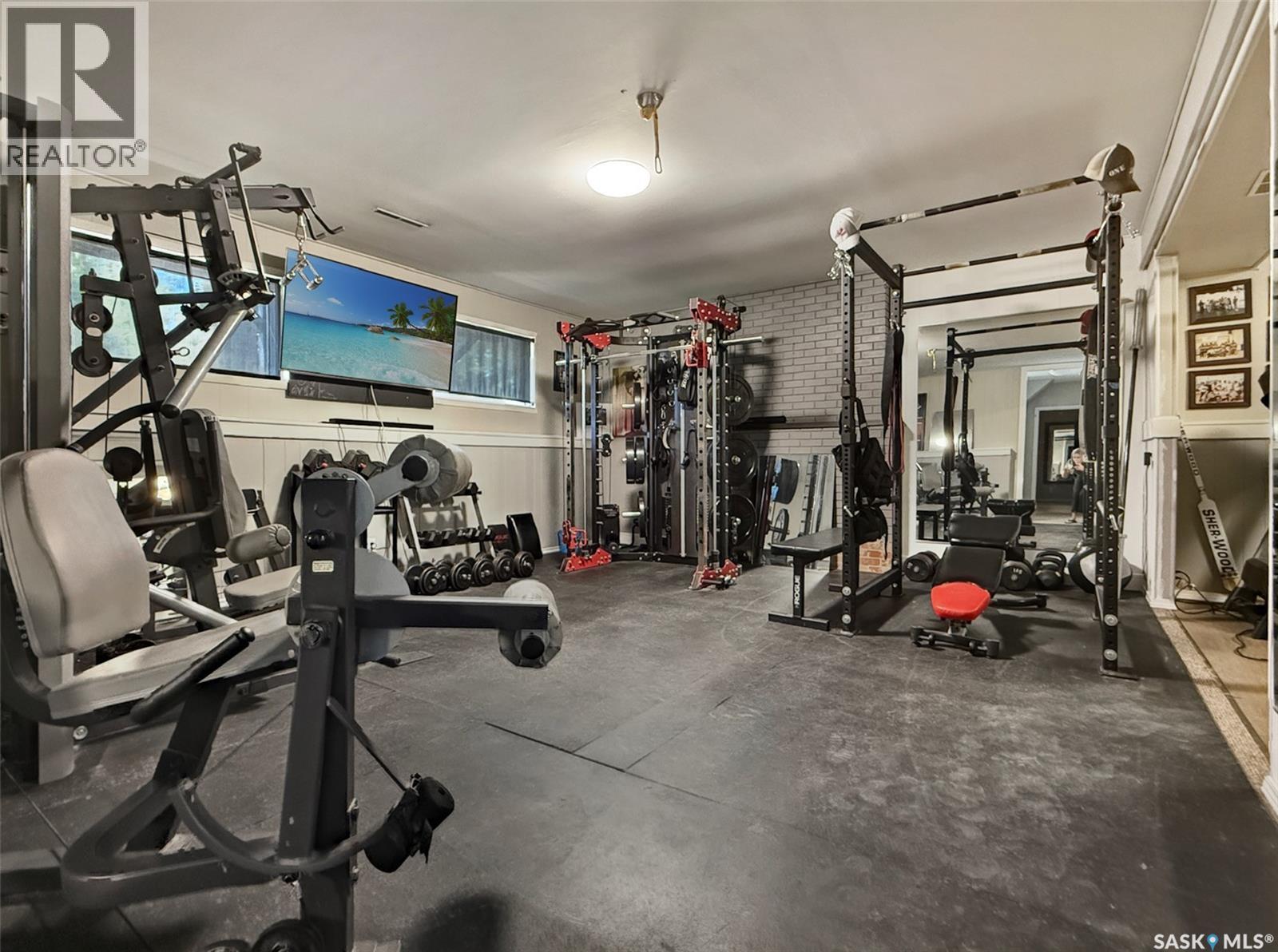 1311 Jubilee Drive, Swift Current, SK - Indoor Photo Showing Gym Room