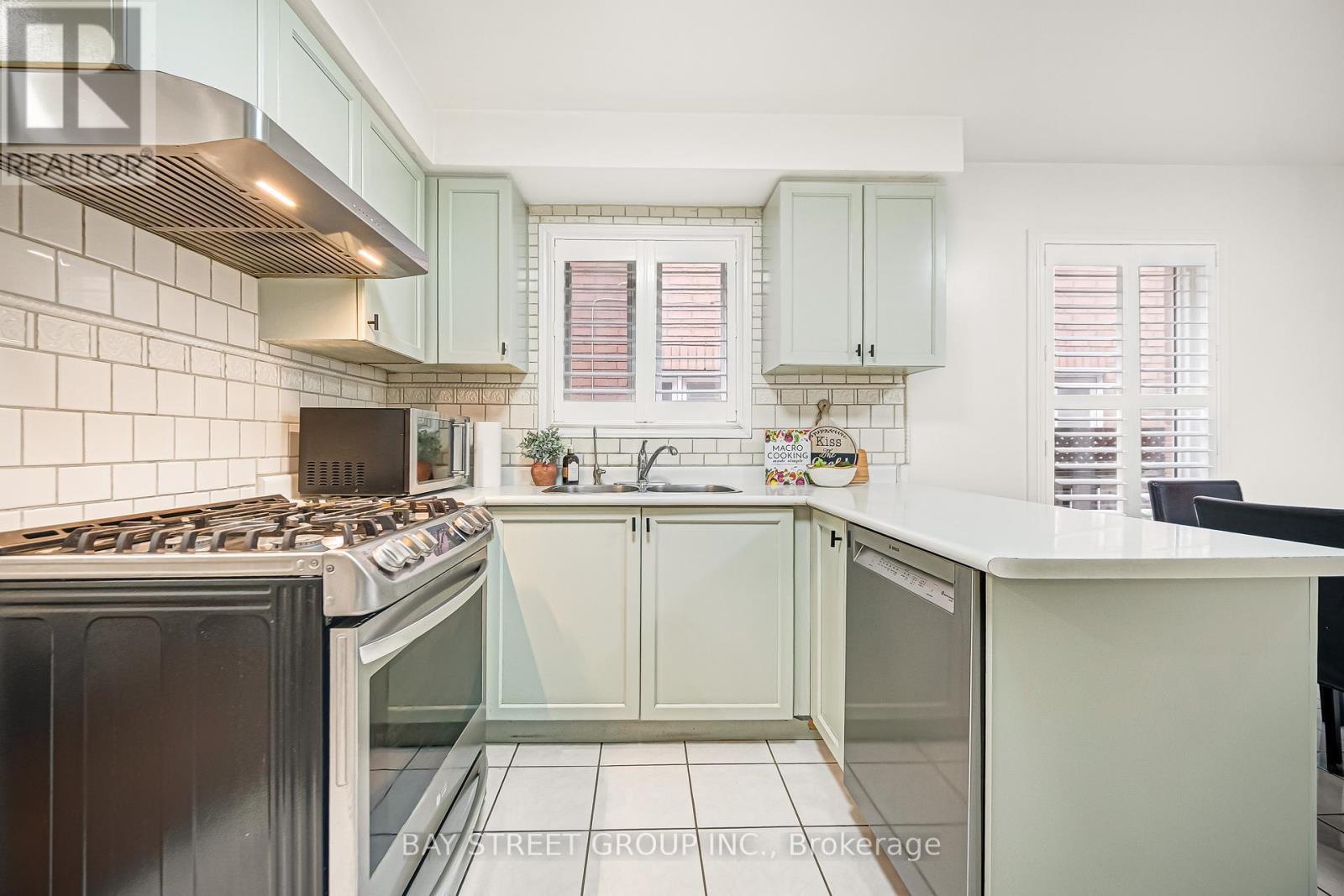 53 Brando Avenue, Markham, ON - Indoor Photo Showing Kitchen With Double Sink