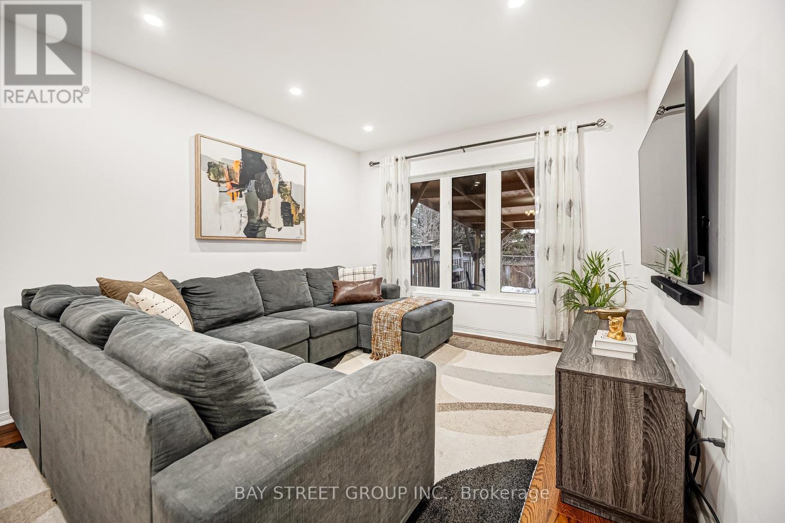 53 Brando Avenue, Markham, ON - Indoor Photo Showing Living Room