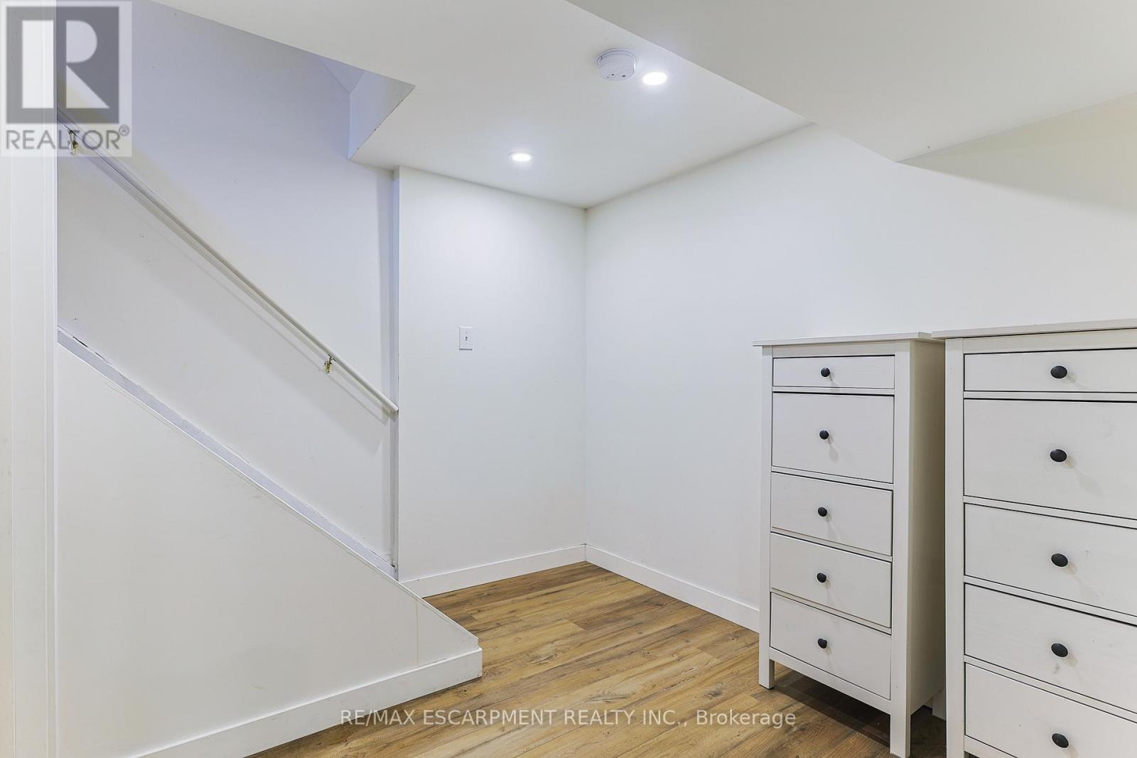 54 - 5475 Lakeshore Road, Burlington, ON - Indoor Photo Showing Other Room