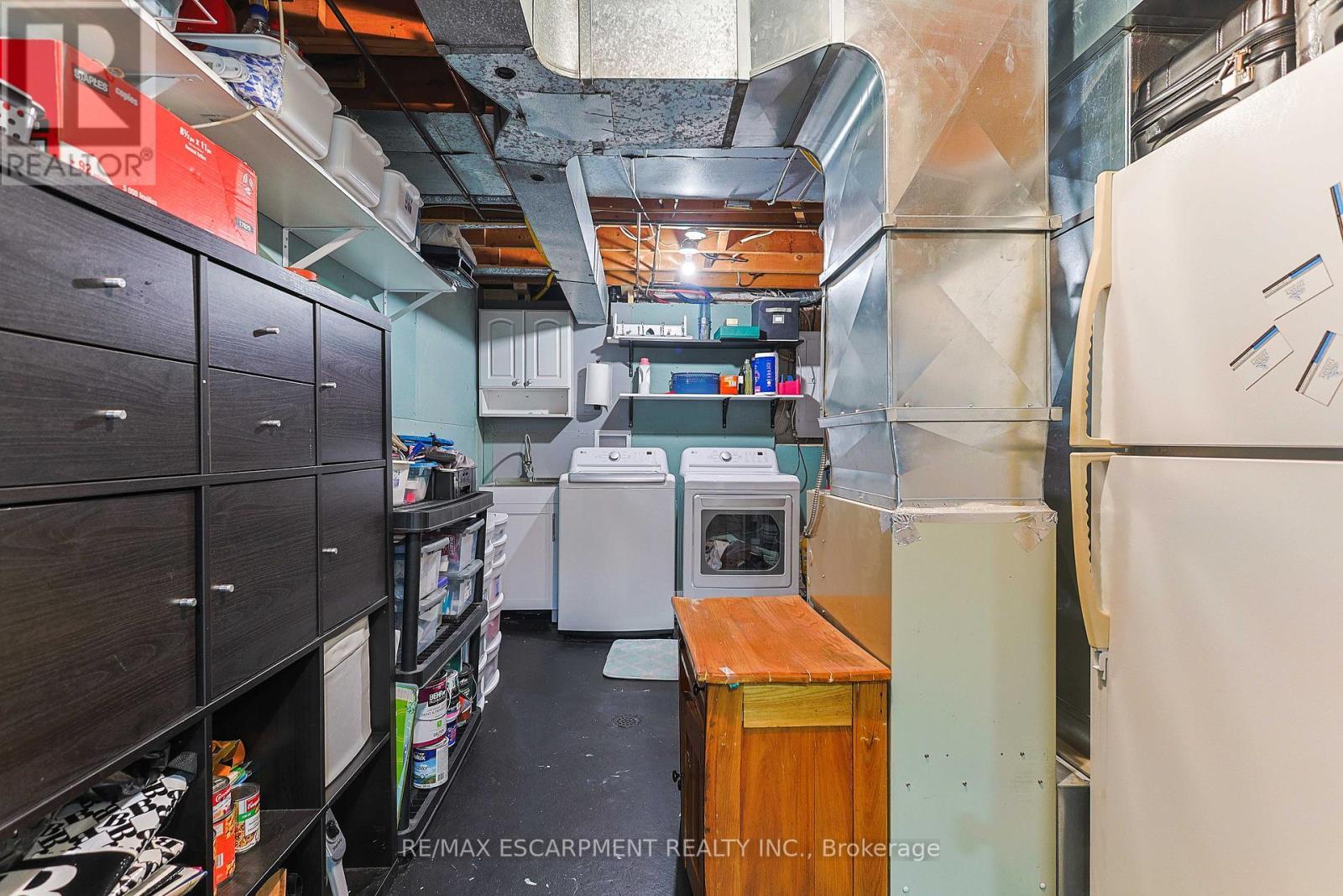54 - 5475 Lakeshore Road, Burlington, ON - Indoor Photo Showing Laundry Room