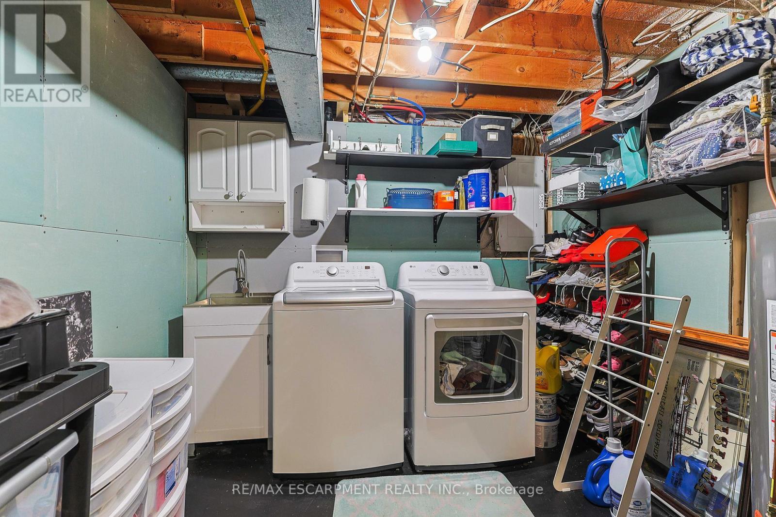 54 - 5475 Lakeshore Road, Burlington, ON - Indoor Photo Showing Laundry Room