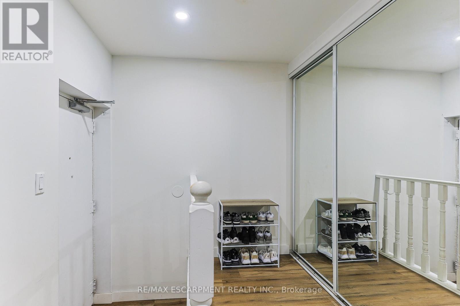 54 - 5475 Lakeshore Road, Burlington, ON - Indoor Photo Showing Other Room