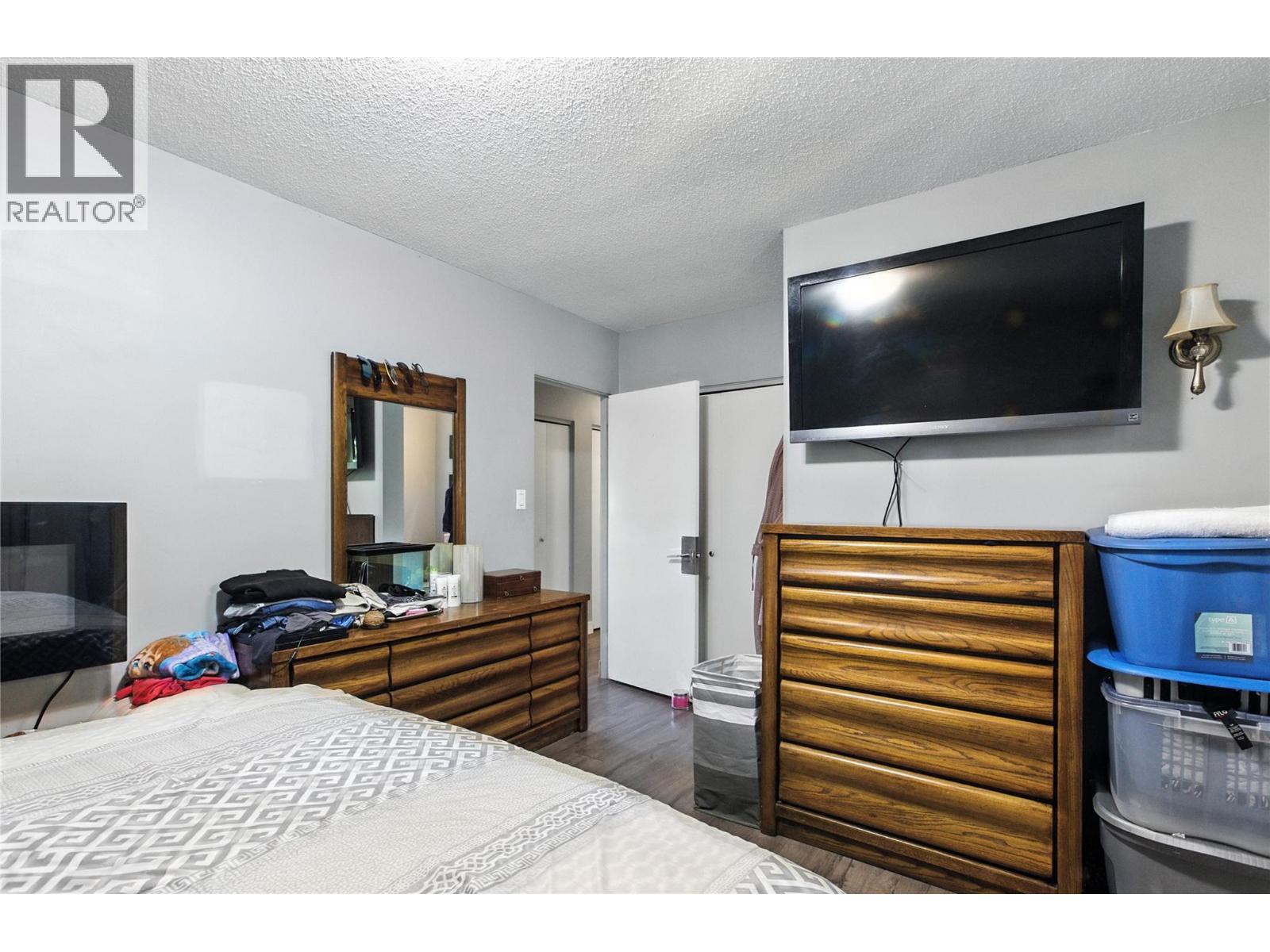 2590 Tranquille Road, Kamloops, BC - Indoor Photo Showing Bedroom