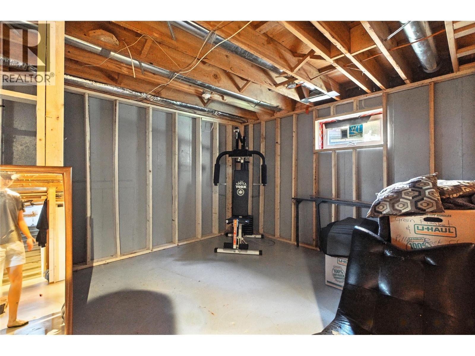 2590 Tranquille Road, Kamloops, BC - Indoor Photo Showing Basement