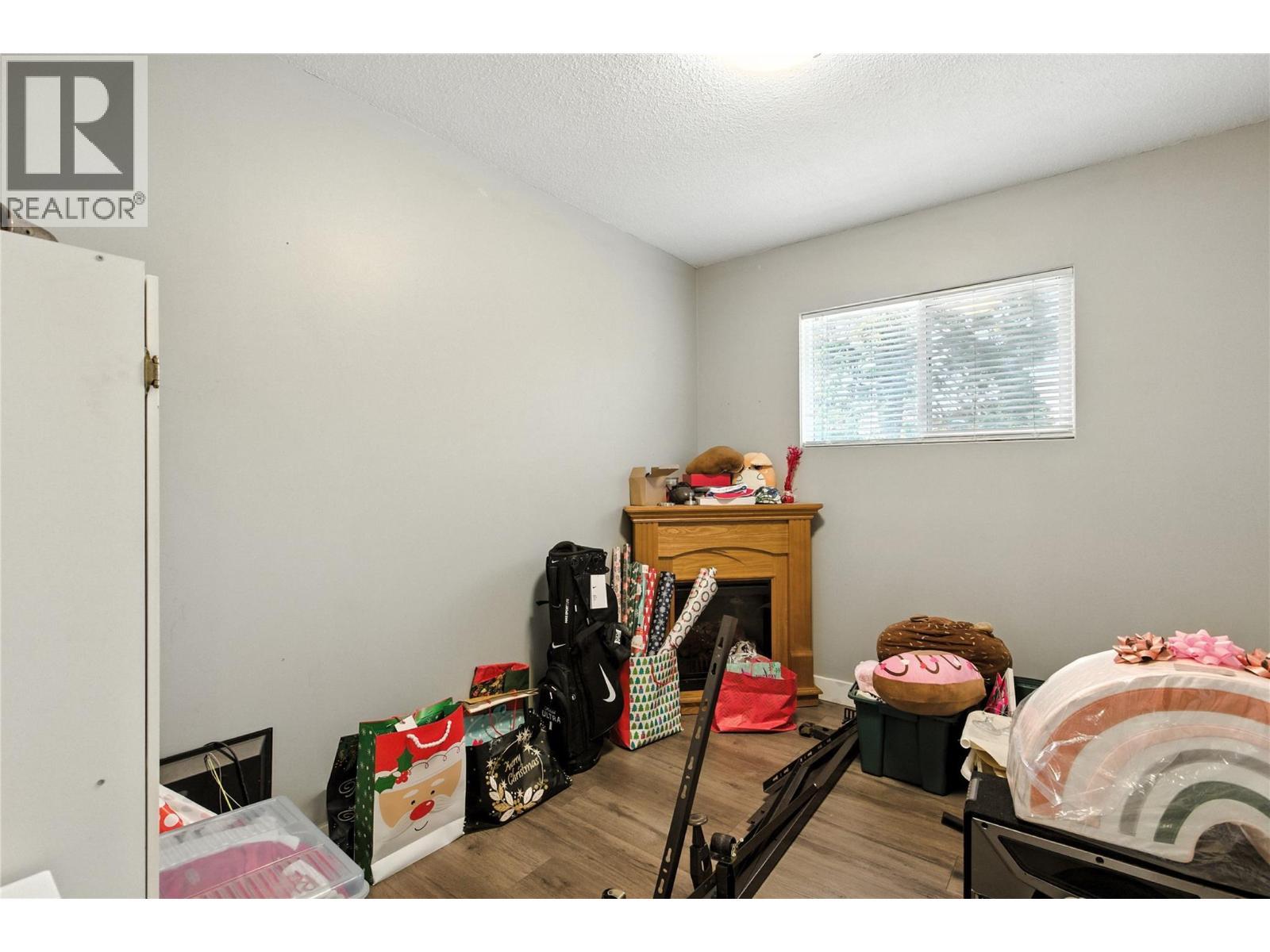 2590 Tranquille Road, Kamloops, BC - Indoor Photo Showing Bedroom