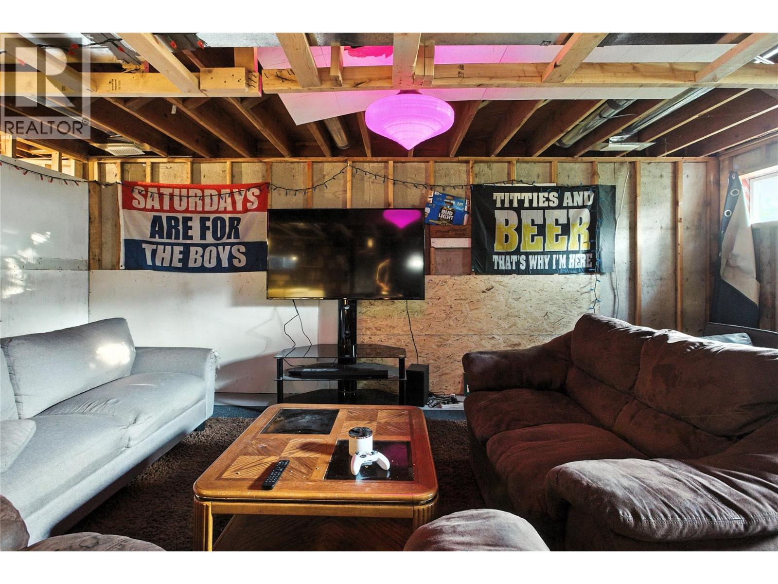 2590 Tranquille Road, Kamloops, BC - Indoor