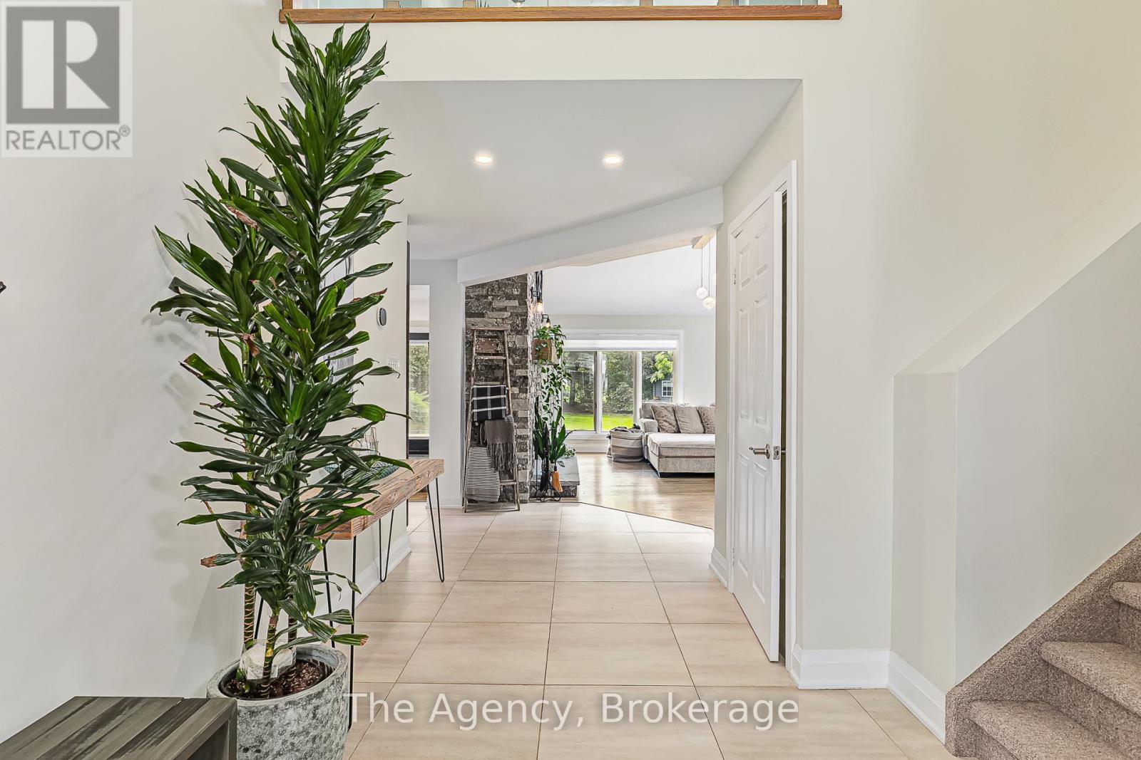 136 Grand Cypress Lane, Blue Mountains, ON - Indoor Photo Showing Other Room
