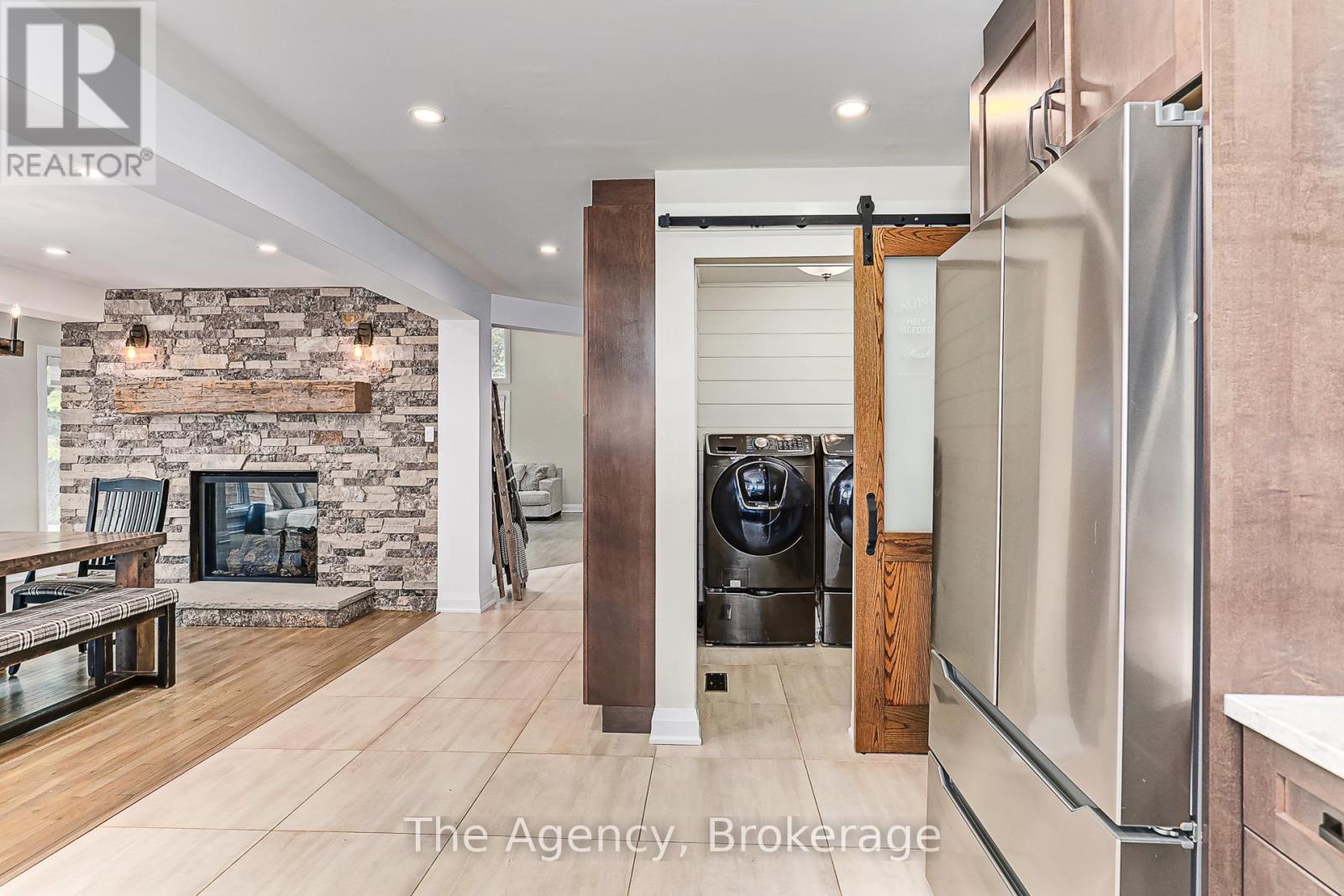 136 Grand Cypress Lane, Blue Mountains, ON - Indoor With Fireplace