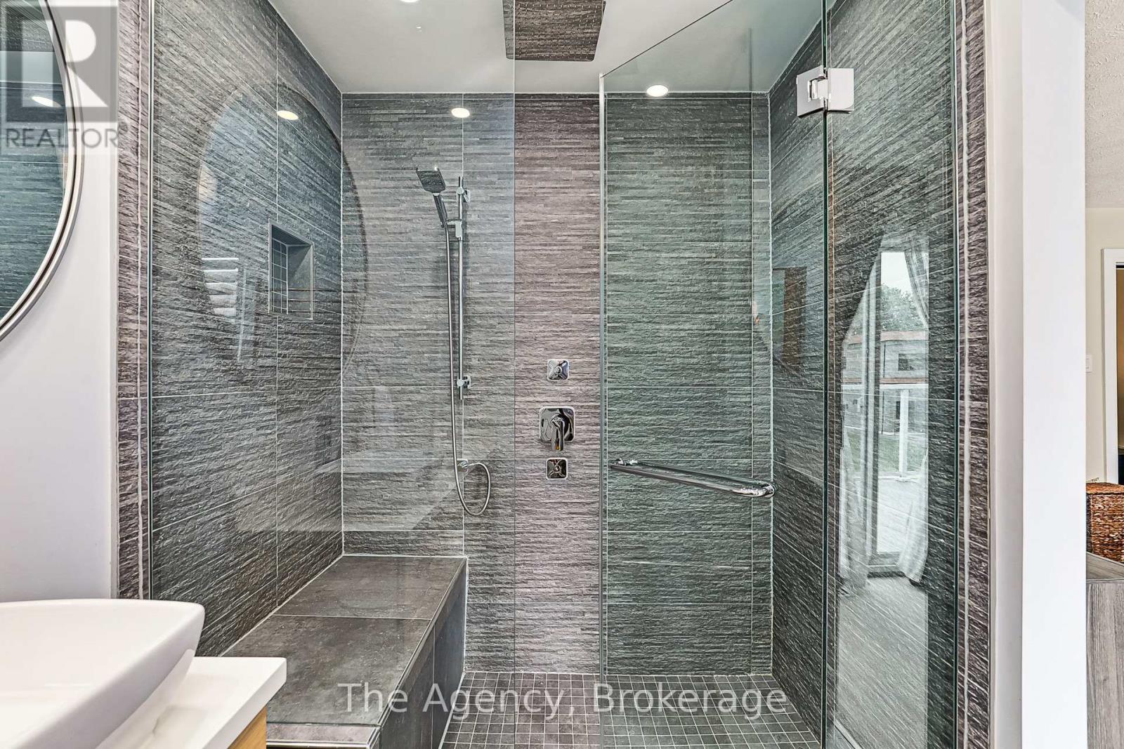 136 Grand Cypress Lane, Blue Mountains, ON - Indoor Photo Showing Bathroom