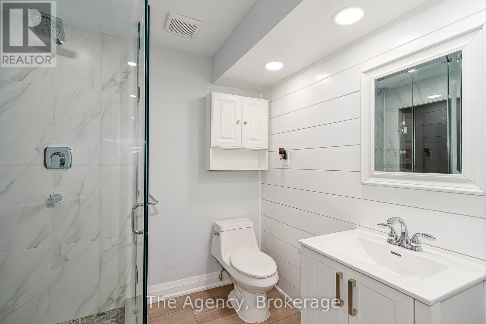 136 Grand Cypress Lane, Blue Mountains, ON - Indoor Photo Showing Bathroom