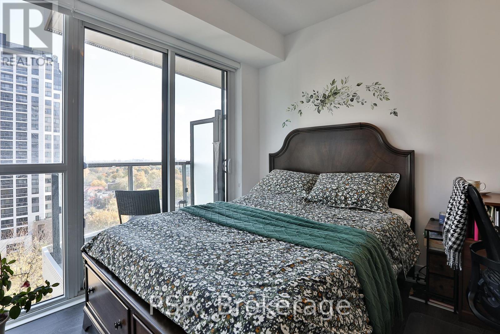 909 - 11 Lillian Street, Toronto, ON - Indoor Photo Showing Bedroom