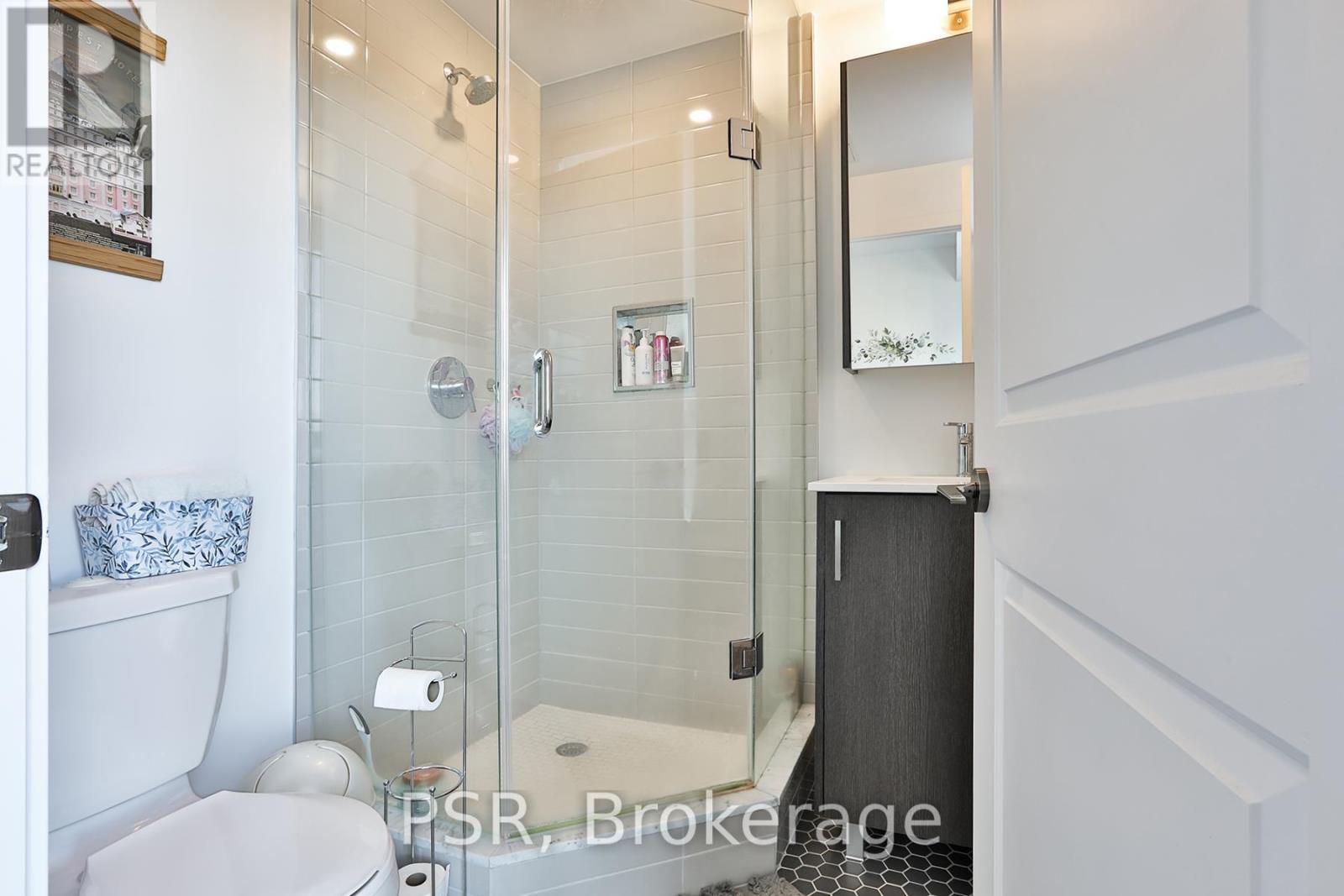 909 - 11 Lillian Street, Toronto, ON - Indoor Photo Showing Bathroom