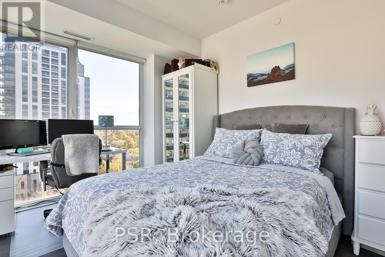 909 - 11 Lillian Street, Toronto, ON - Indoor Photo Showing Bedroom