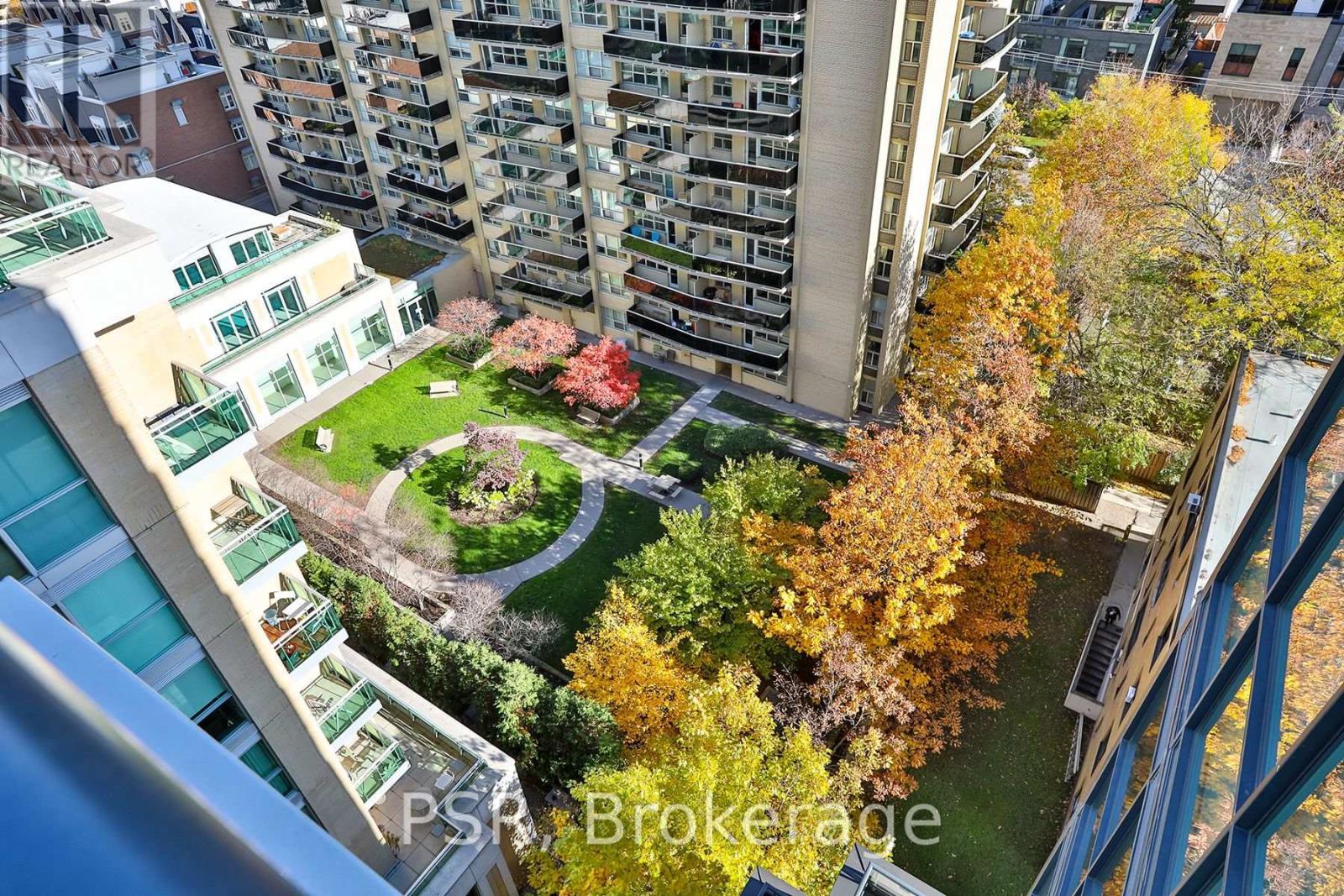 909 - 11 Lillian Street, Toronto, ON - Outdoor With View