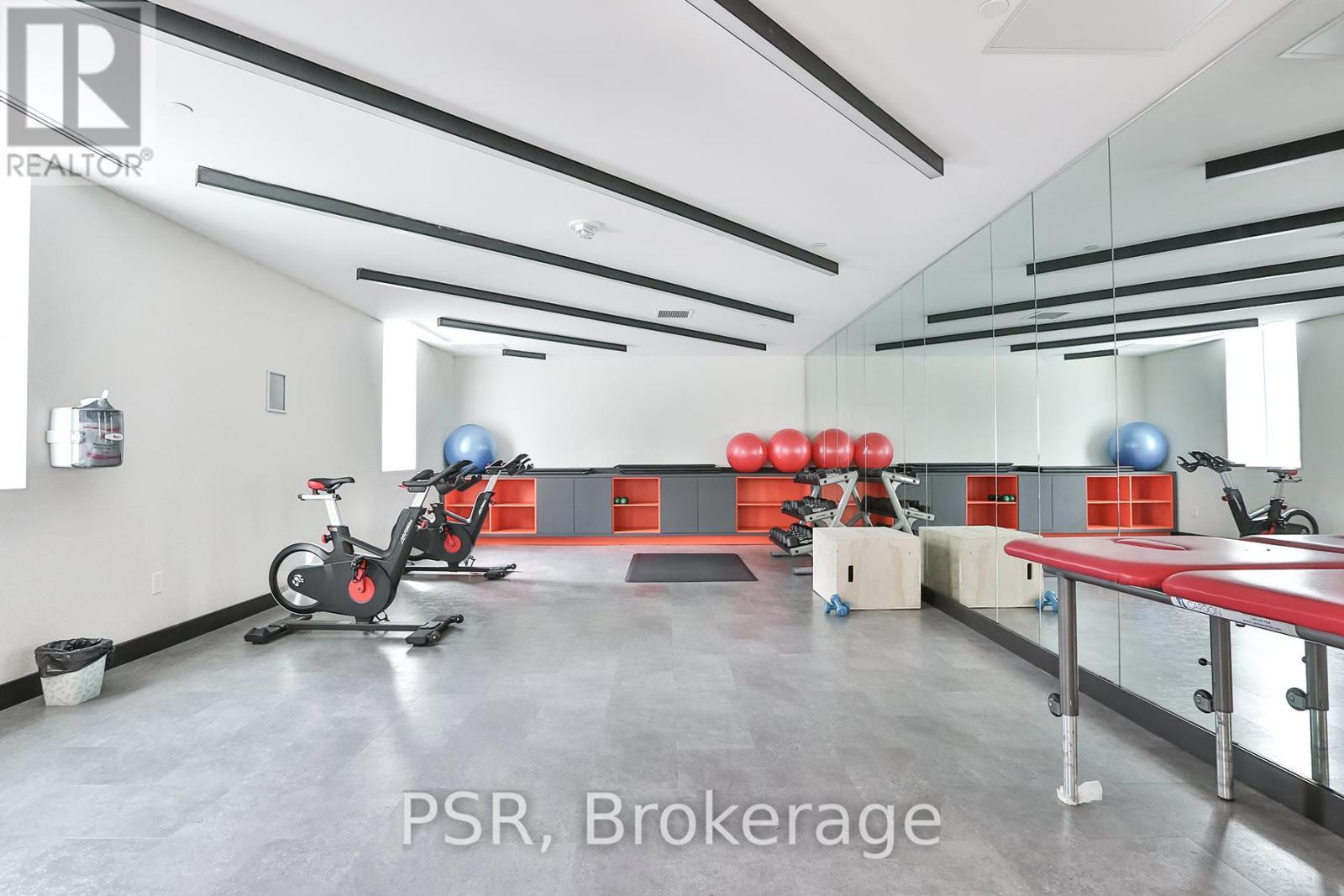 909 - 11 Lillian Street, Toronto, ON - Indoor Photo Showing Gym Room