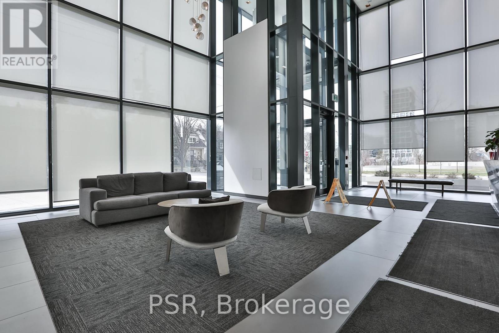 909 - 11 Lillian Street, Toronto, ON - Indoor Photo Showing Other Room