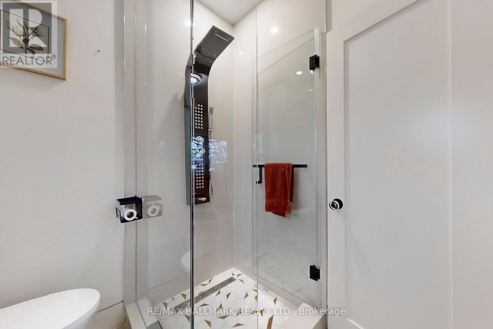 16 Mulberry Crescent, Toronto, ON - Indoor Photo Showing Bathroom