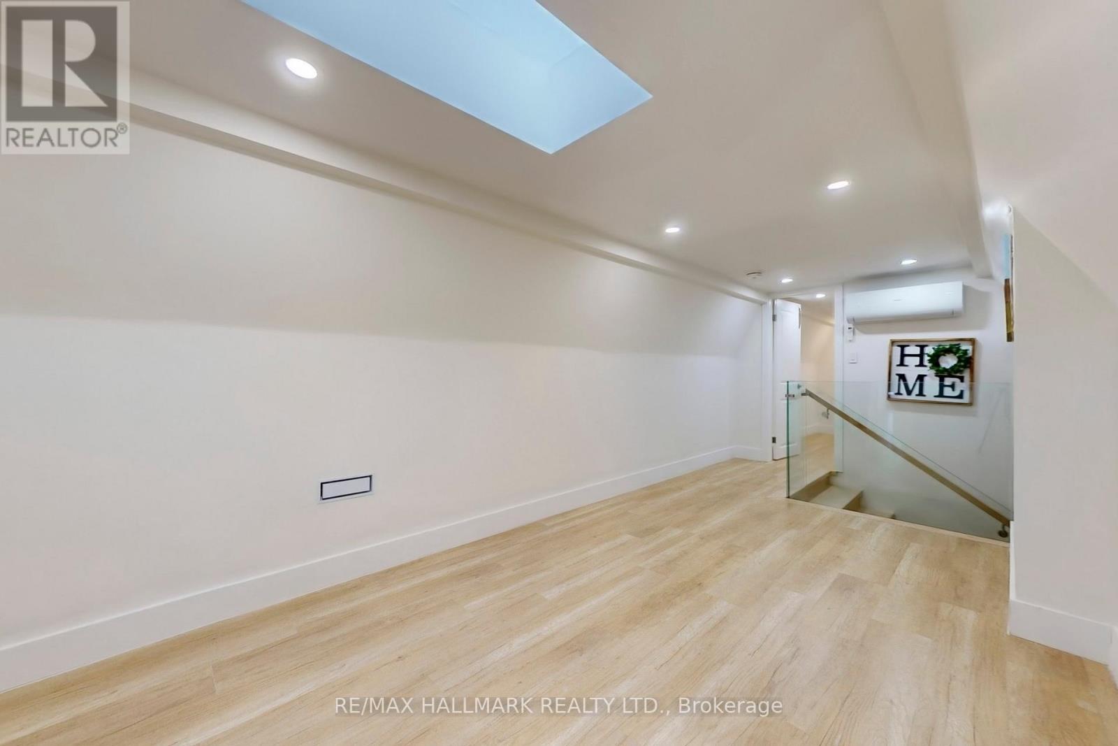 16 Mulberry Crescent, Toronto, ON - Indoor Photo Showing Other Room