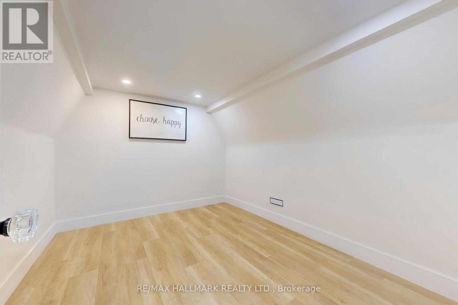 16 Mulberry Crescent, Toronto, ON - Indoor Photo Showing Other Room