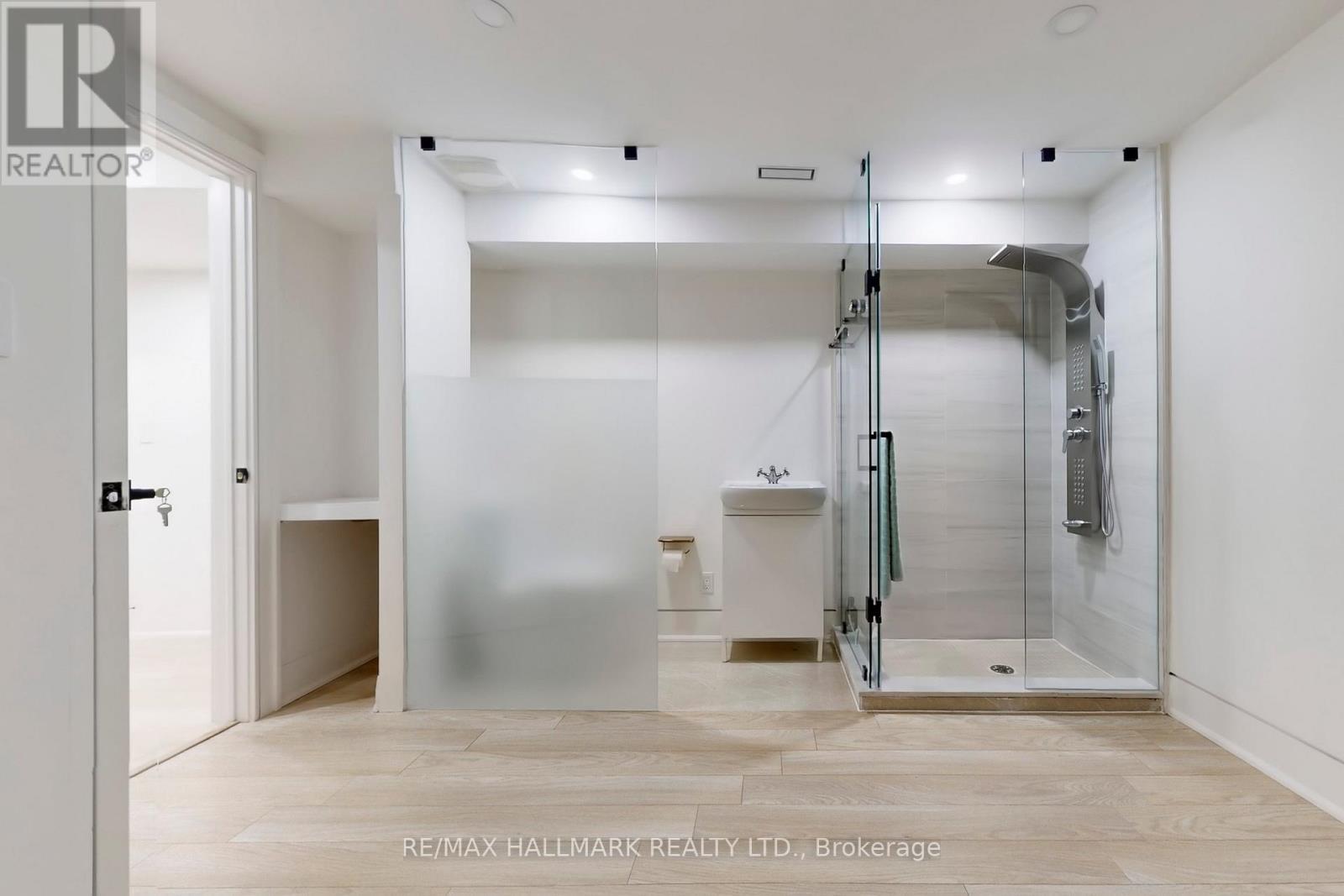 16 Mulberry Crescent, Toronto, ON - Indoor