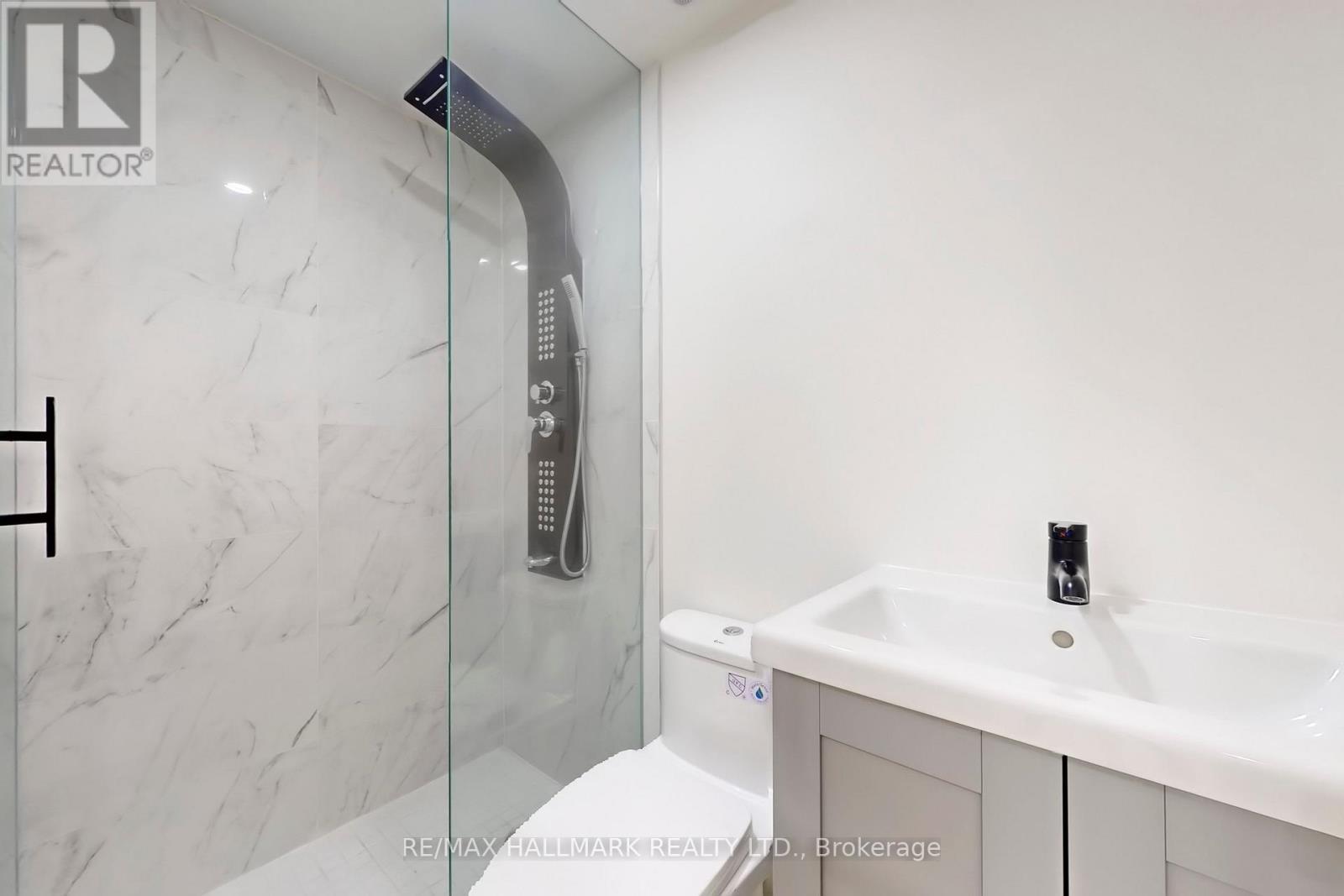 16 Mulberry Crescent, Toronto, ON - Indoor Photo Showing Bathroom
