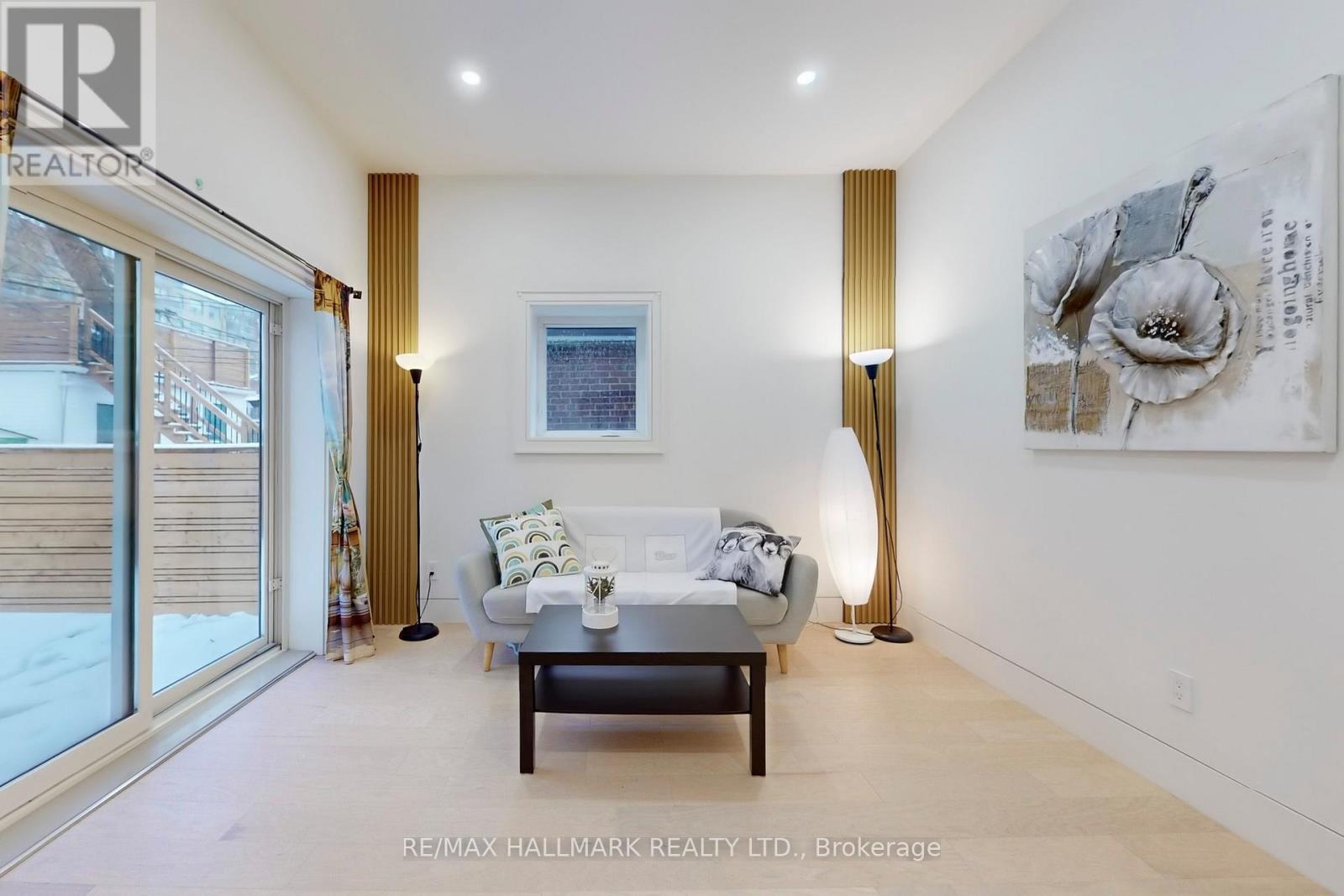 16 Mulberry Crescent, Toronto, ON - Indoor Photo Showing Other Room