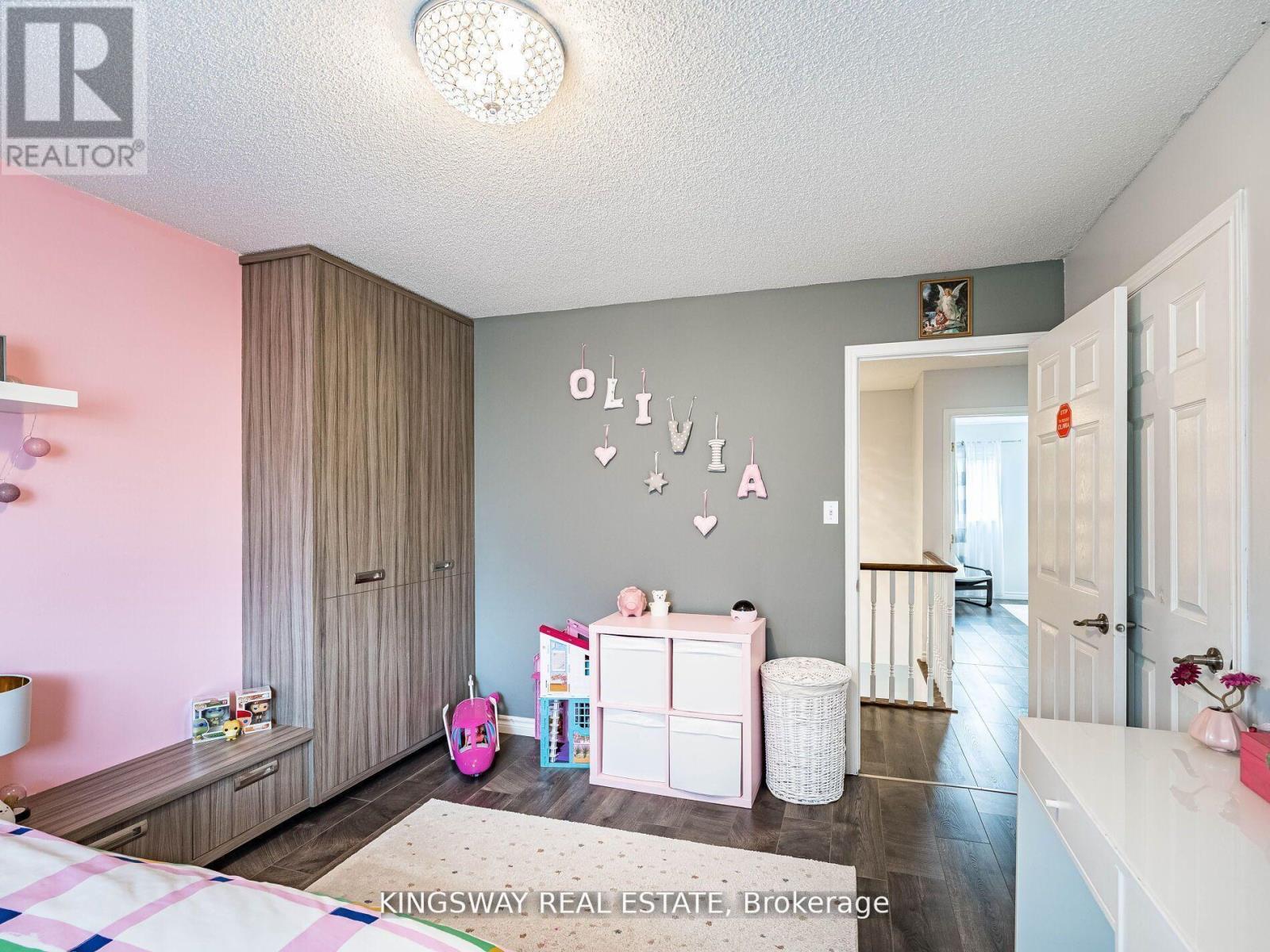 278 Southbrook Drive, Hamilton, ON - Indoor Photo Showing Bedroom