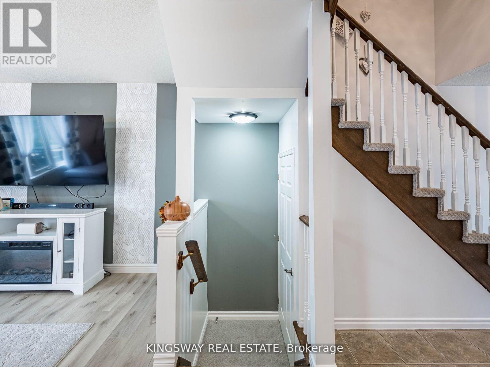 278 Southbrook Drive, Hamilton, ON - Indoor Photo Showing Other Room