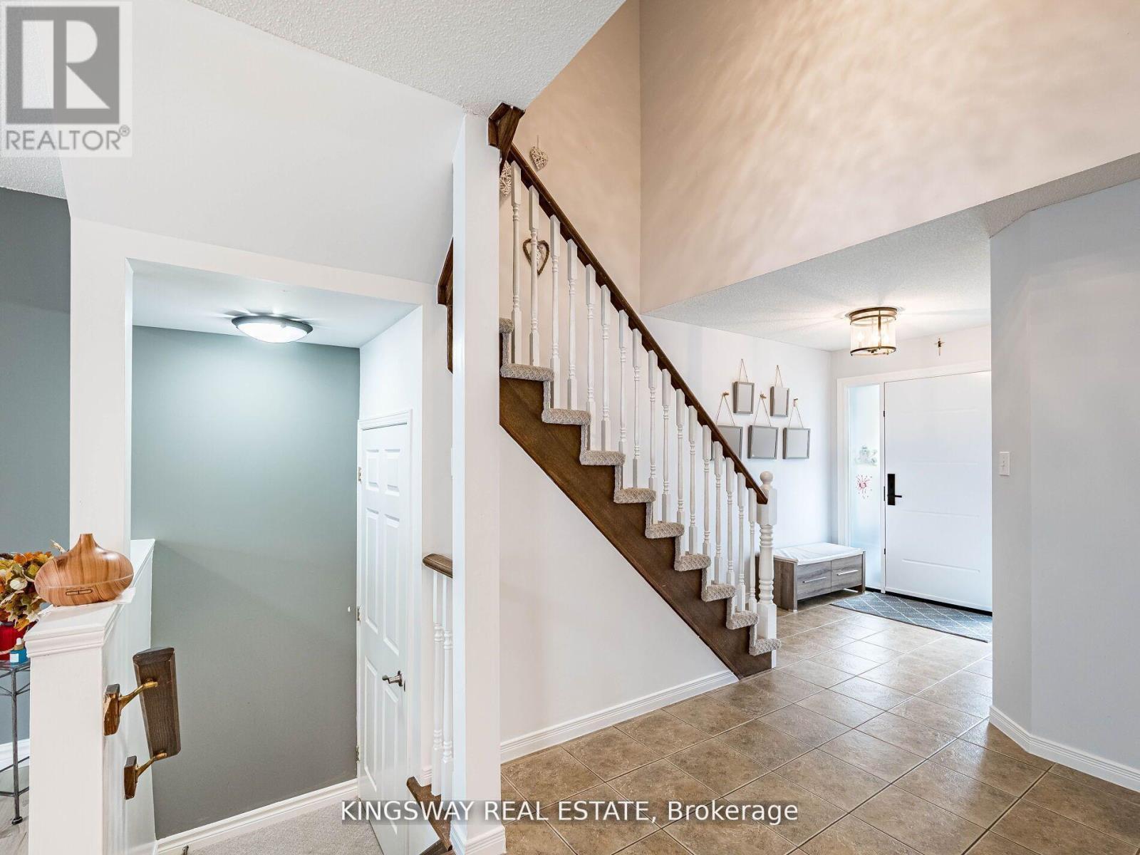 278 Southbrook Drive, Hamilton, ON - Indoor Photo Showing Other Room