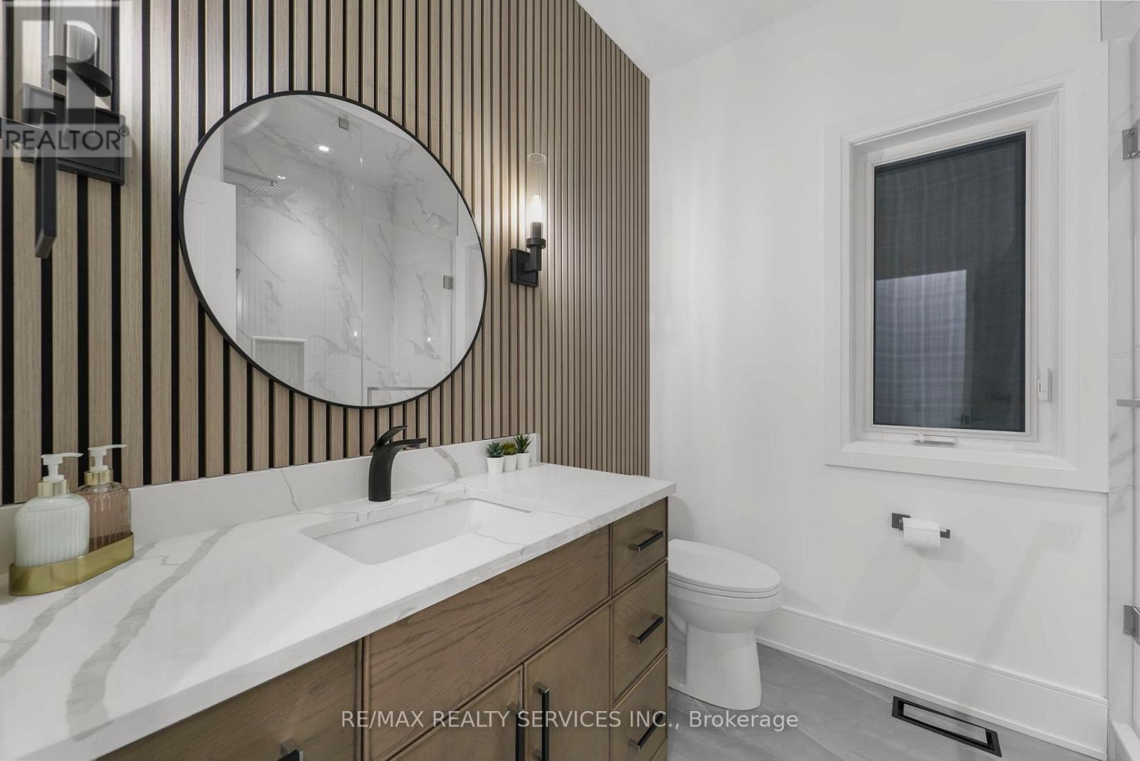 2667 Mary Nichols Road, Selwyn, ON - Indoor Photo Showing Bathroom