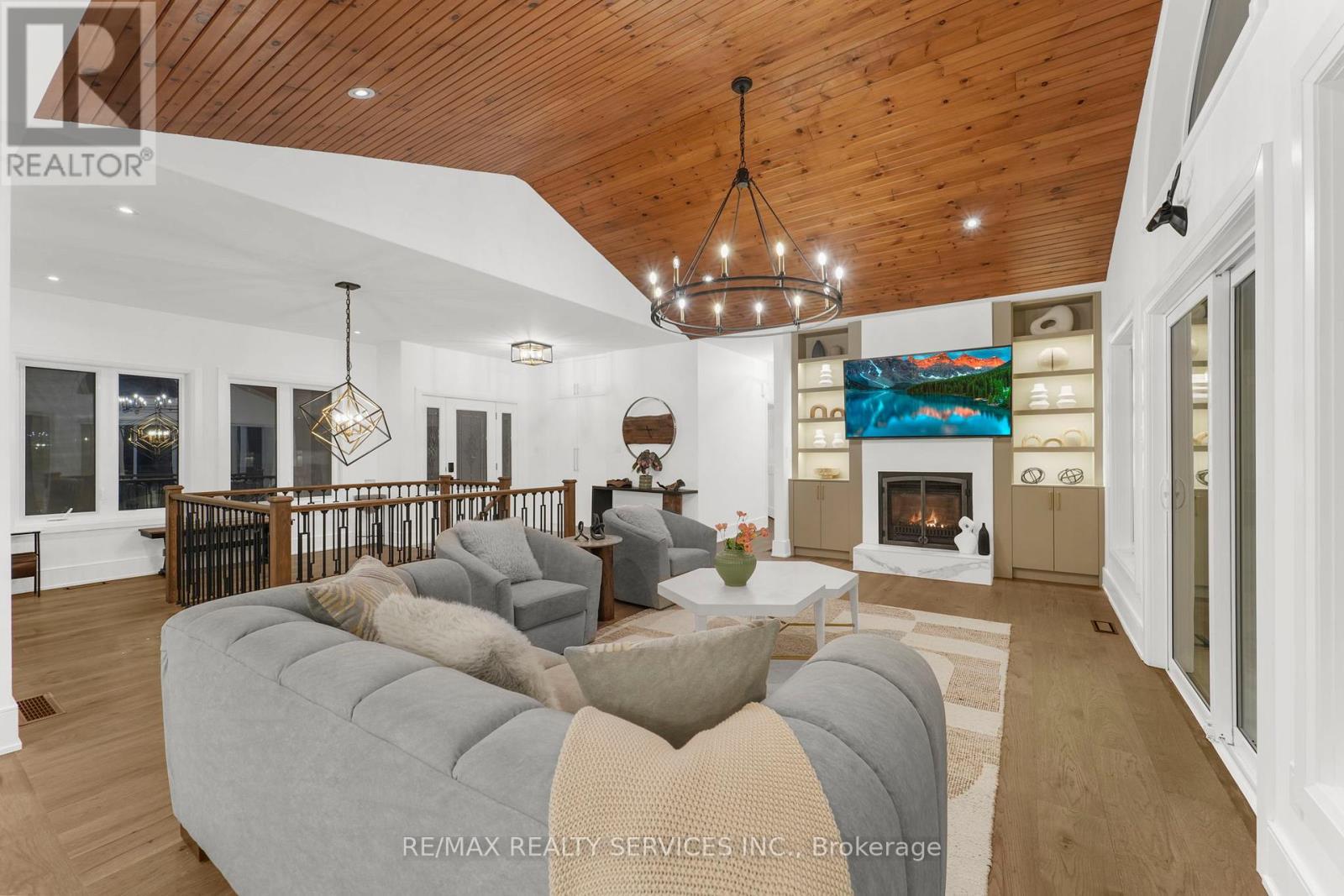 2667 Mary Nichols Road, Selwyn, ON - Indoor Photo Showing Living Room With Fireplace