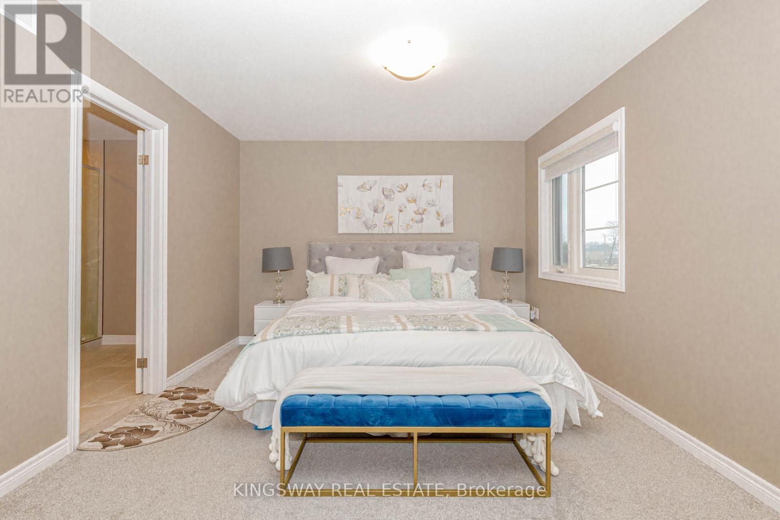 8961 Emily Boulevard, Niagara Falls, ON - Indoor Photo Showing Bedroom