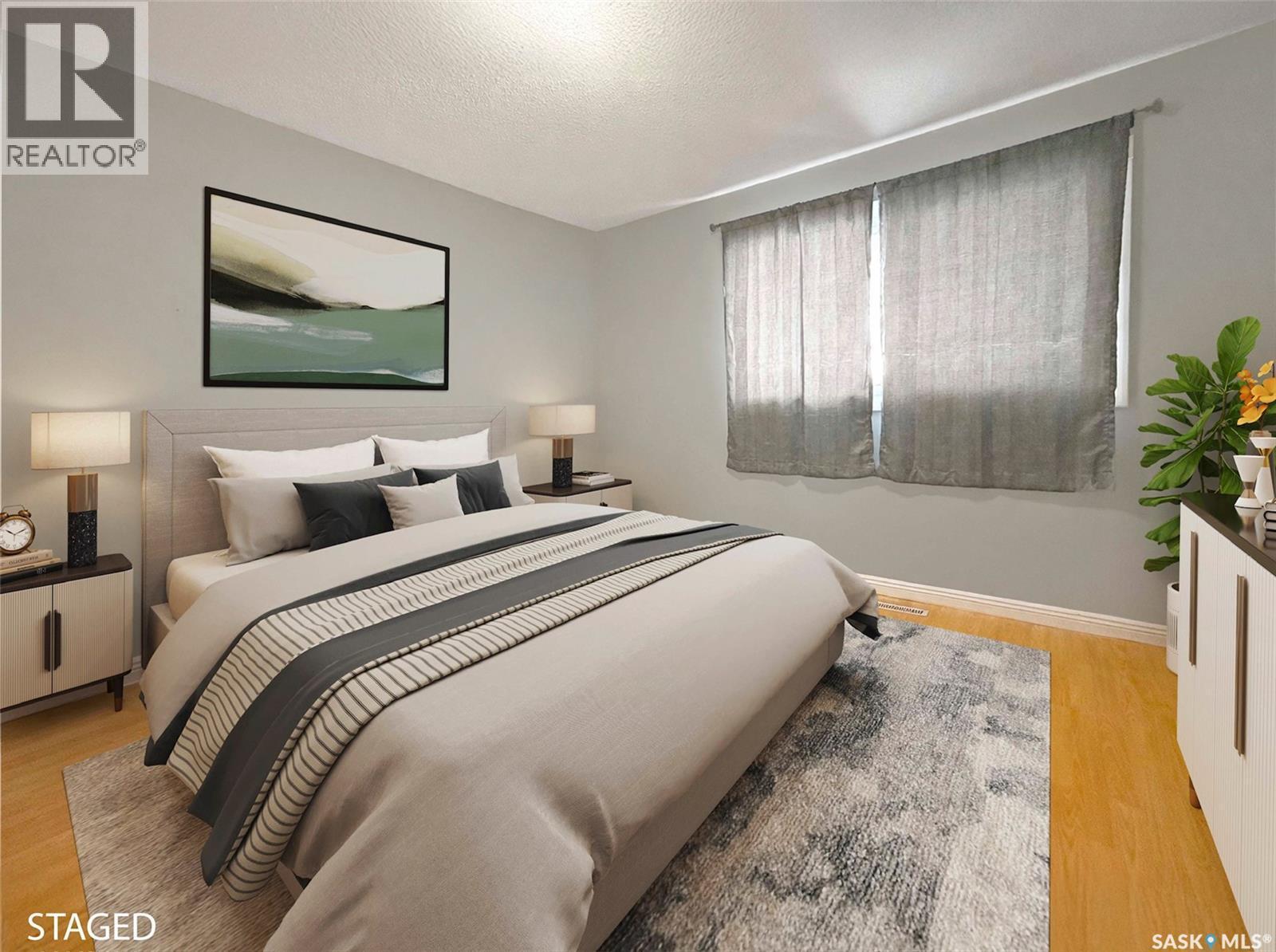 271 14Th Avenue Ne, Swift Current, SK - Indoor Photo Showing Bedroom