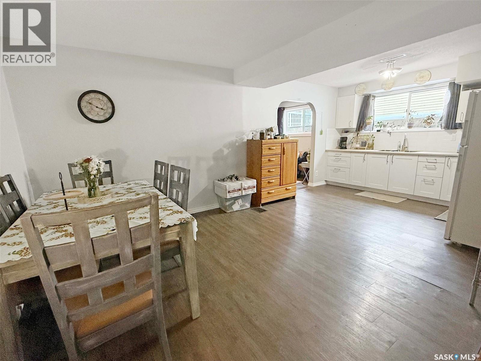 271 14Th Avenue Ne, Swift Current, SK - Indoor Photo Showing Dining Room