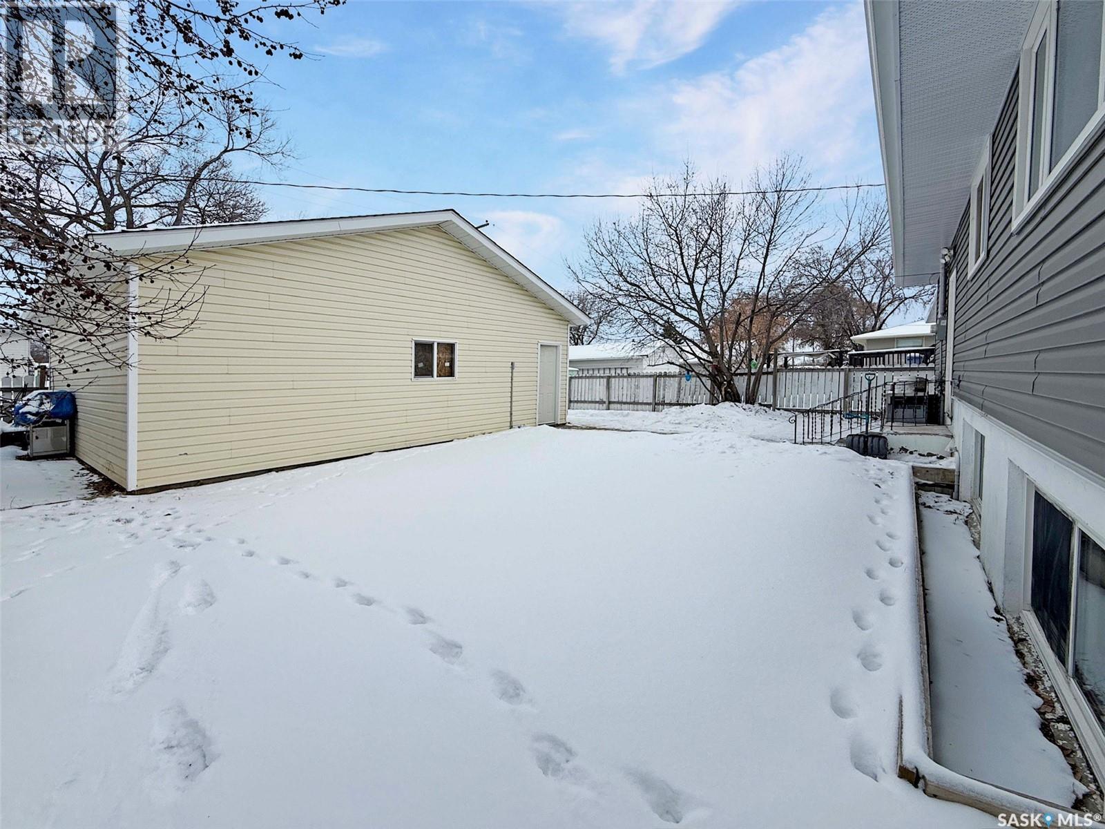 271 14Th Avenue Ne, Swift Current, SK - Outdoor