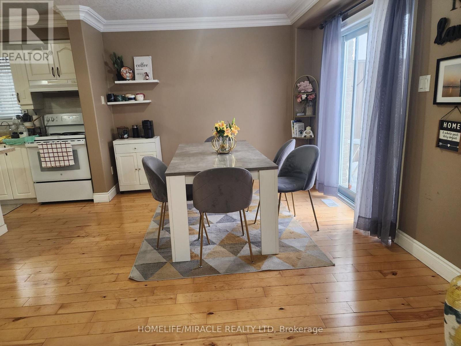 388 Thomas Slee Drive, Kitchener, ON - Indoor Photo Showing Dining Room