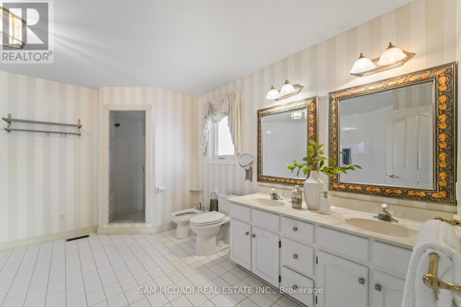 4873 Forest Hill Drive, Mississauga, ON - Indoor Photo Showing Bathroom