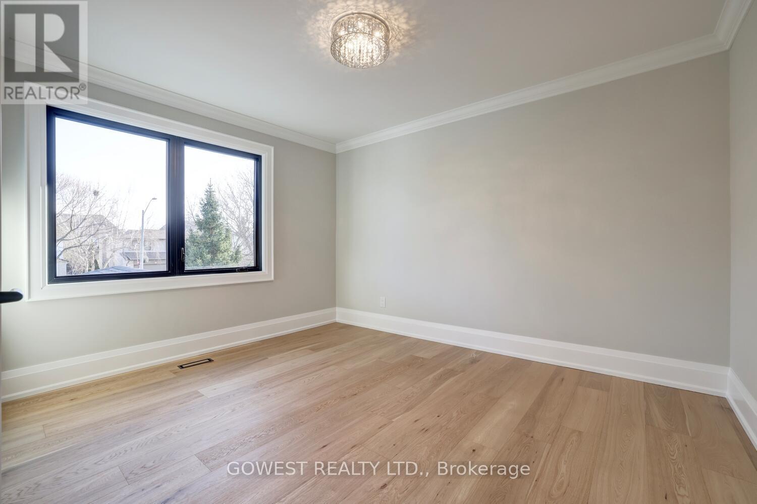 981 Valdese Drive, Mississauga, ON - Indoor Photo Showing Other Room