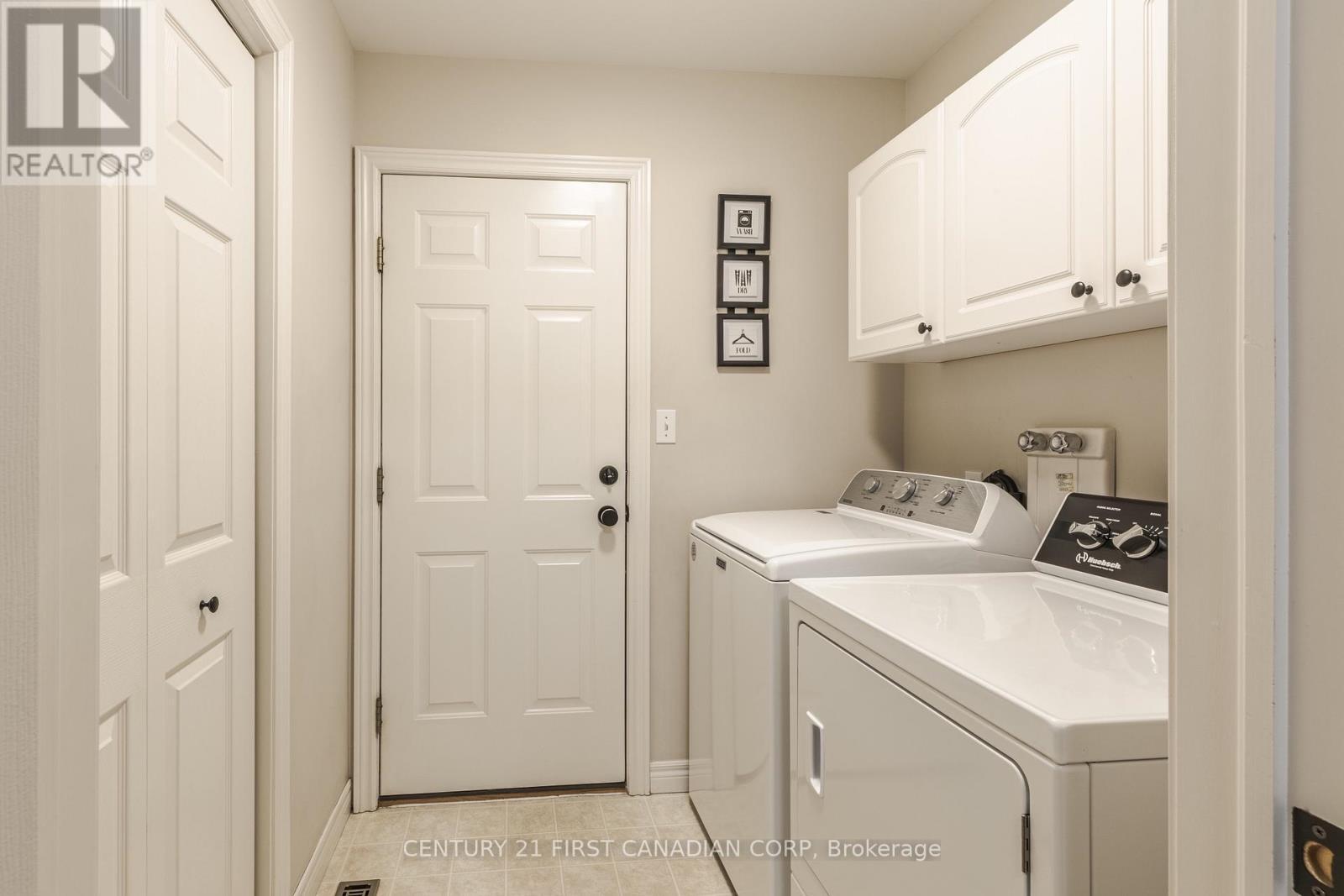 18 - 20 Windemere Place, St. Thomas, ON - Indoor