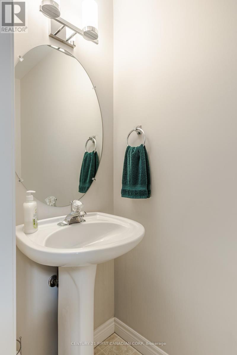 18 - 20 Windemere Place, St. Thomas, ON - Indoor