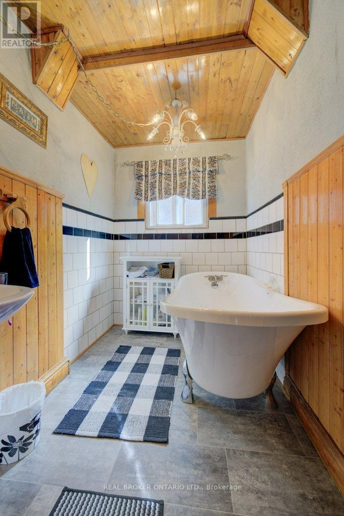 458 Upper Wentworth Street, Hamilton, ON - Indoor