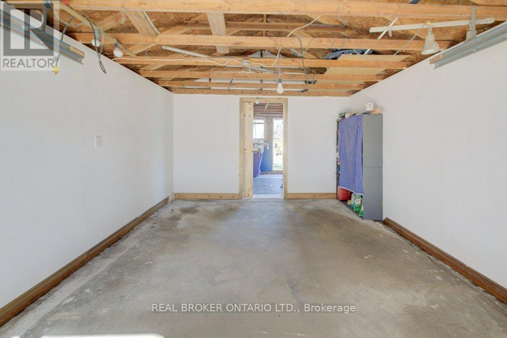 458 Upper Wentworth Street, Hamilton, ON - Indoor