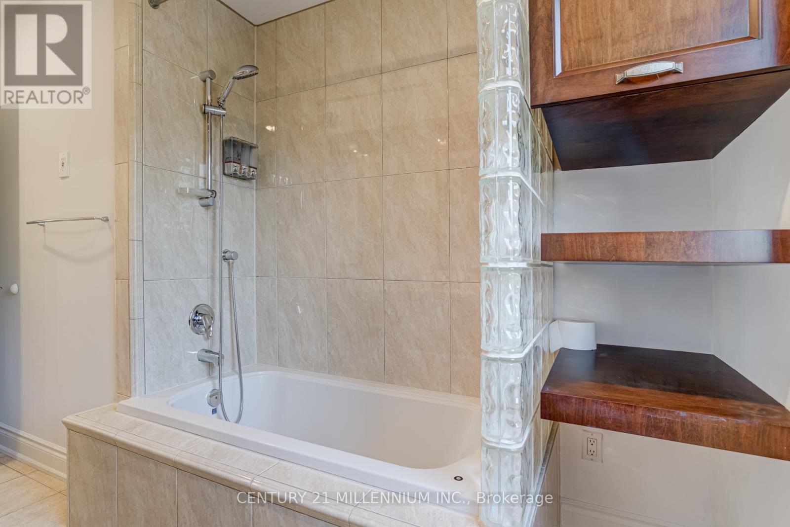 5230 Creditview Road, Mississauga, ON - Indoor Photo Showing Bathroom