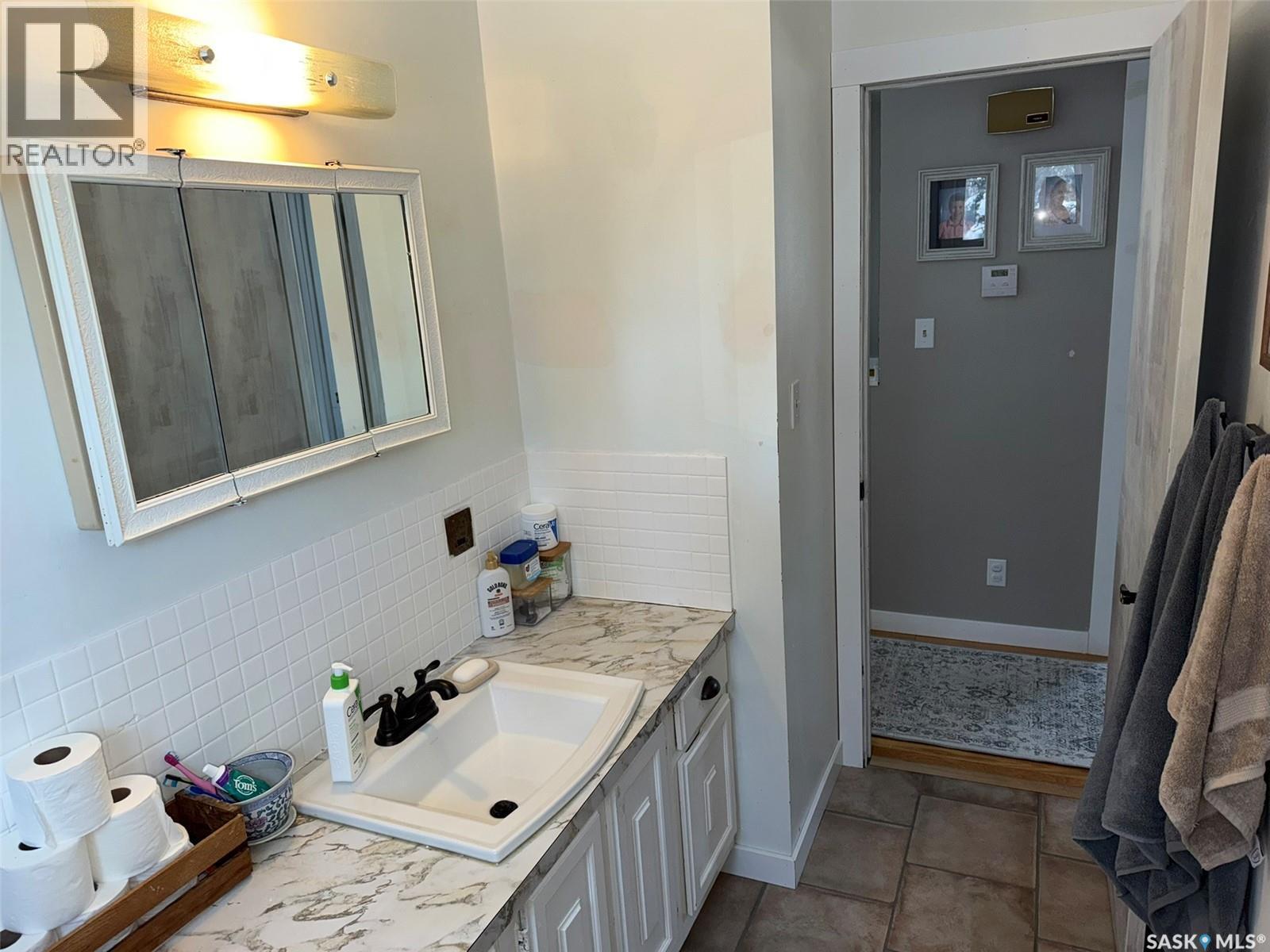 410 Miller Crescent E, Wynyard, SK - Indoor Photo Showing Bathroom