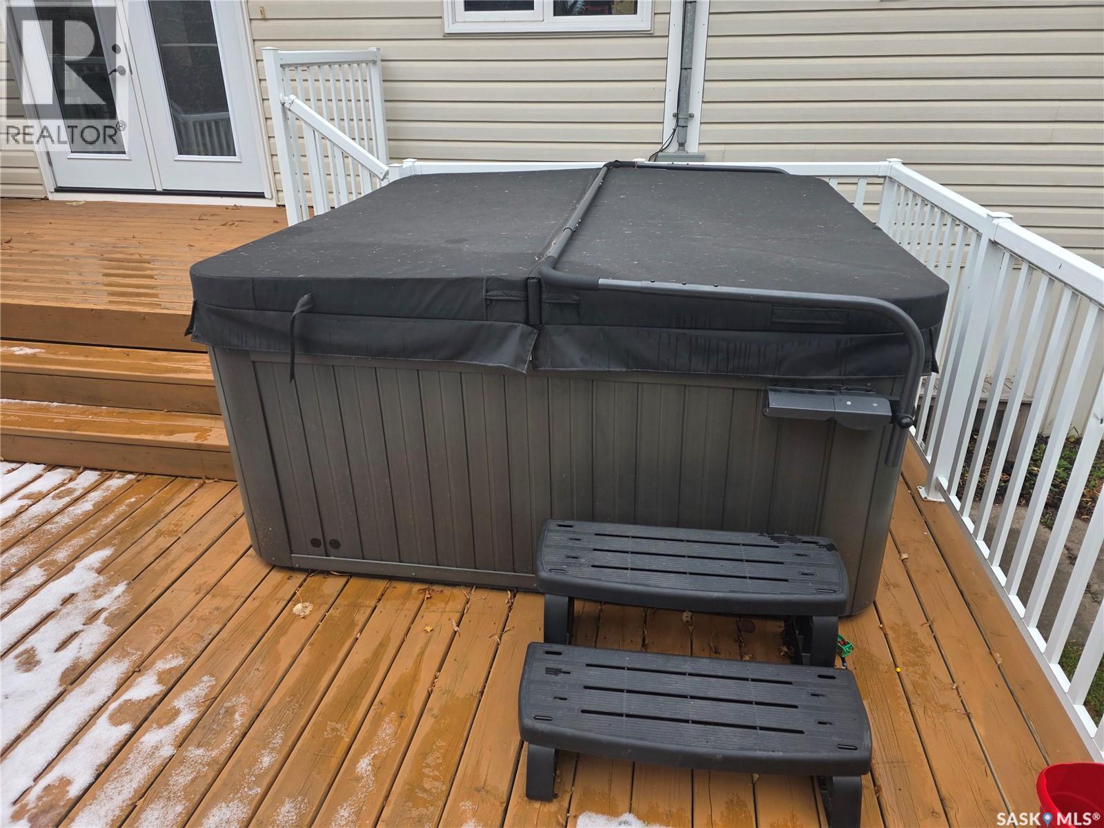 410 Miller Crescent E, Wynyard, SK - Outdoor With Deck Patio Veranda With Exterior