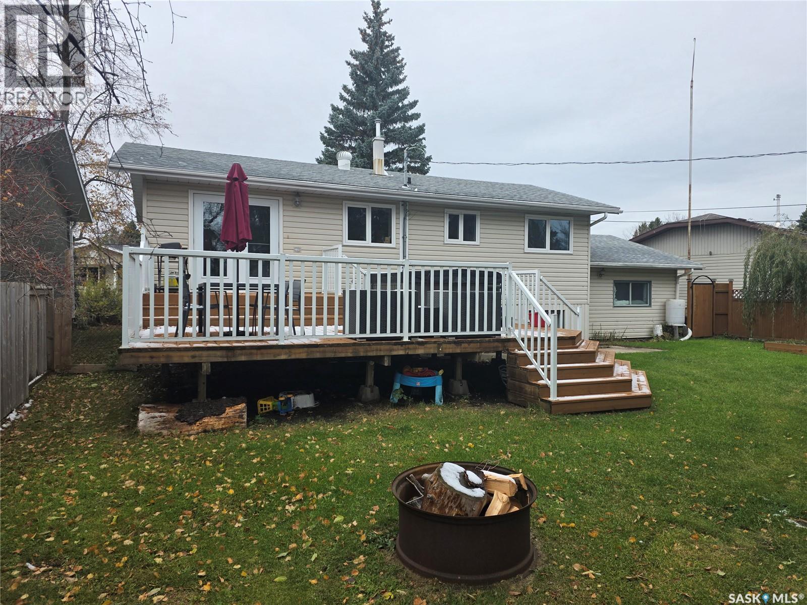 410 Miller Crescent E, Wynyard, SK - Outdoor With Deck Patio Veranda