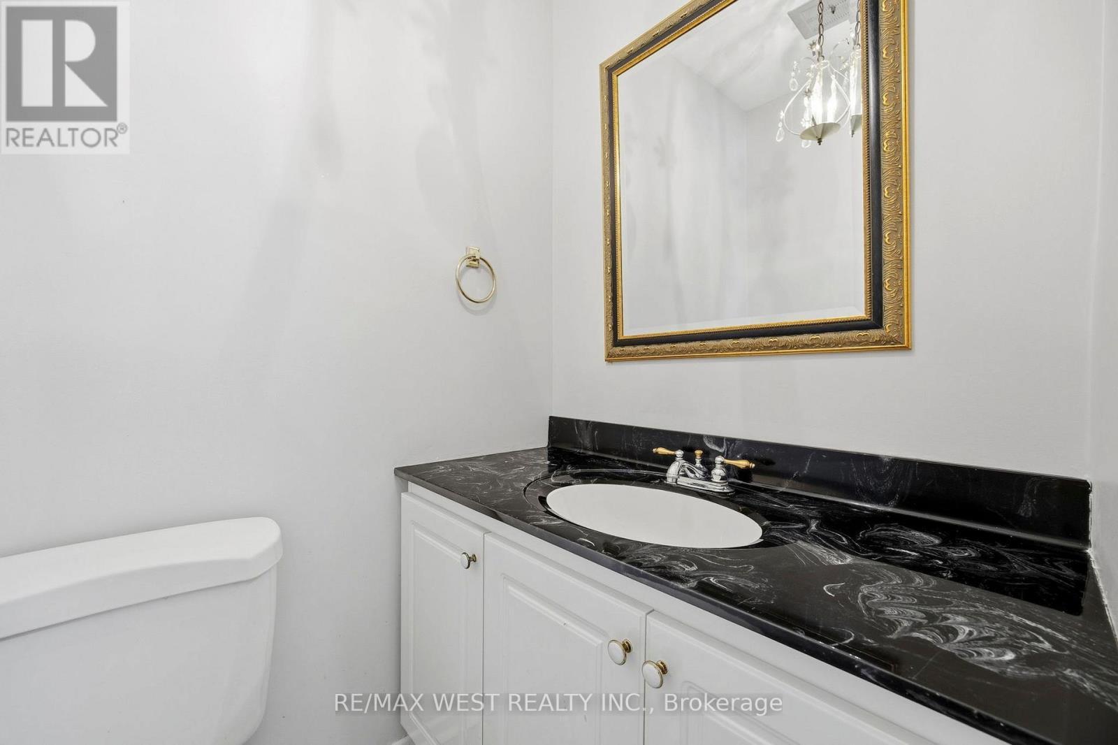 7350 Bendigo Circle, Mississauga, ON - Indoor Photo Showing Bathroom